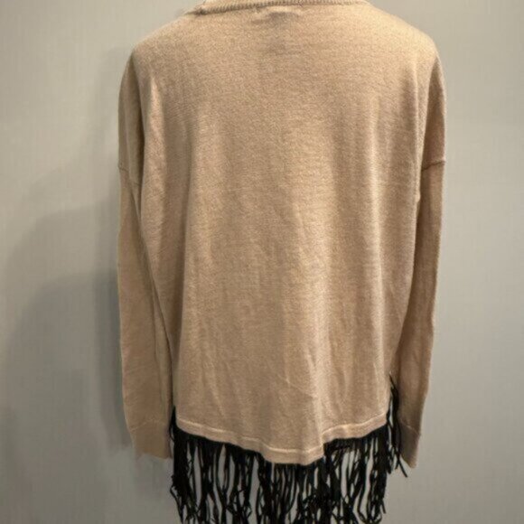 NEW AQUA women's small One Grey Day Los Angeles Fringed Sweater MSRP $179. - Picture 4 of 7
